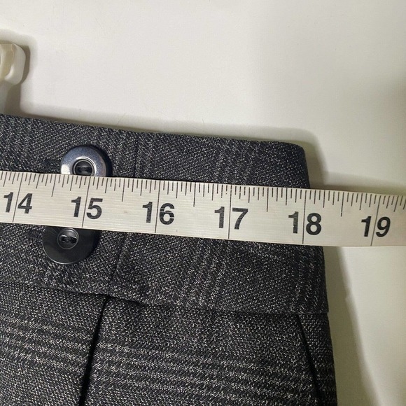 Van Heusen Studio Womens Mini Skirt Sz 14 Faux Wrap Gray Plaid Lined Stretch - Picture 7 of 8